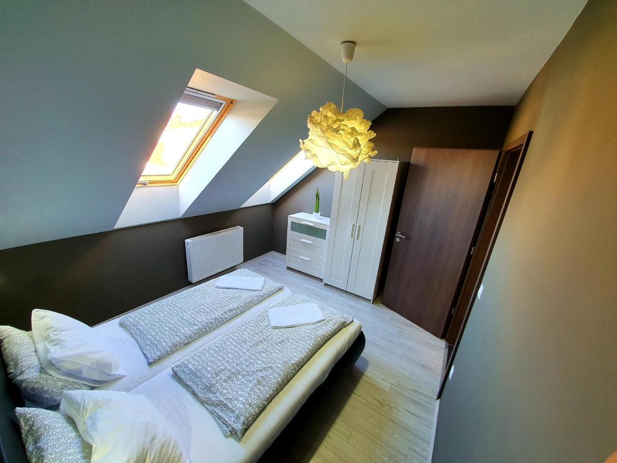 Intro Apartman Sarvar Exterior foto